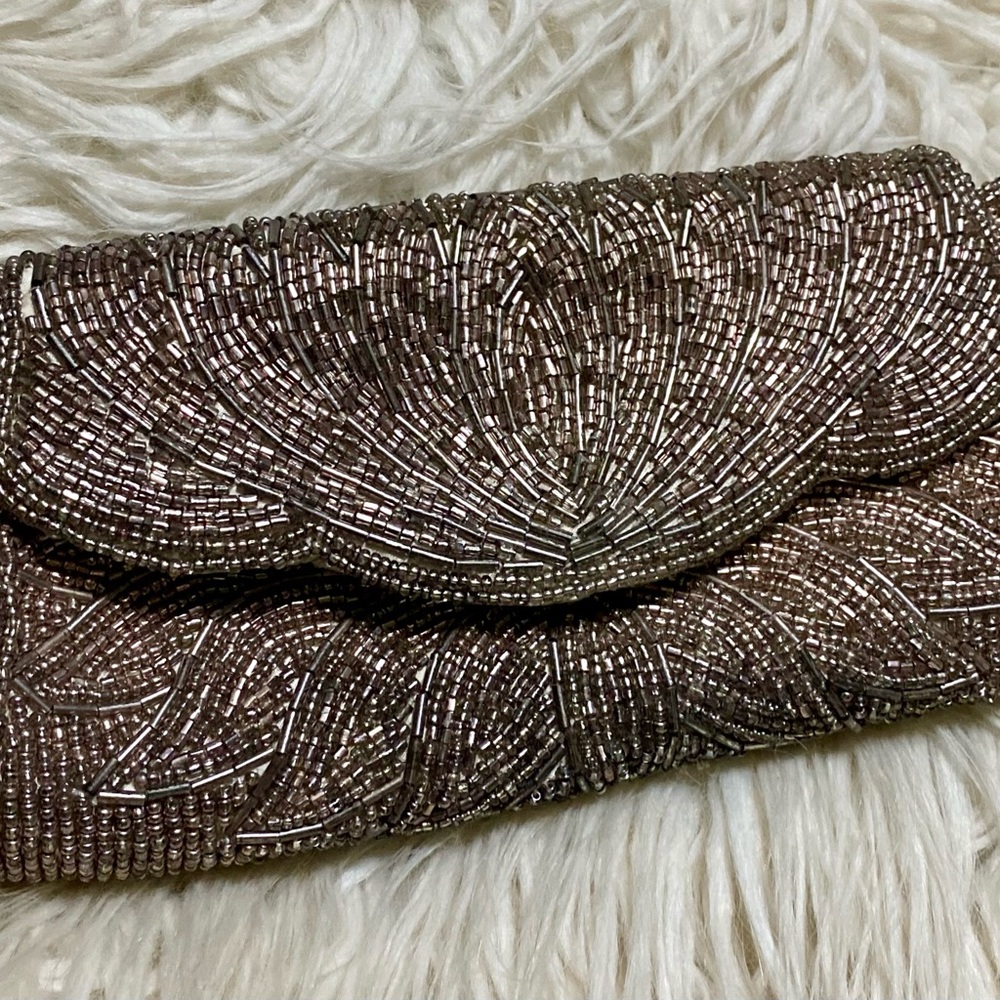 ✨Phase Eight Elegant Brown Beaded Wristlet with Intricate Design✨